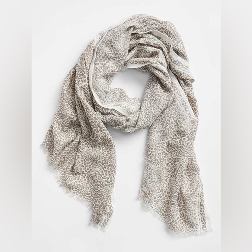 Gap animal print scarf (NWOT)